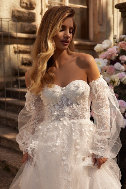 https://www.sposa-lia.com/images/stories/virtuemart/product/2) Allison.jpg